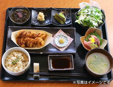 サービスランチ　コロかつ７個